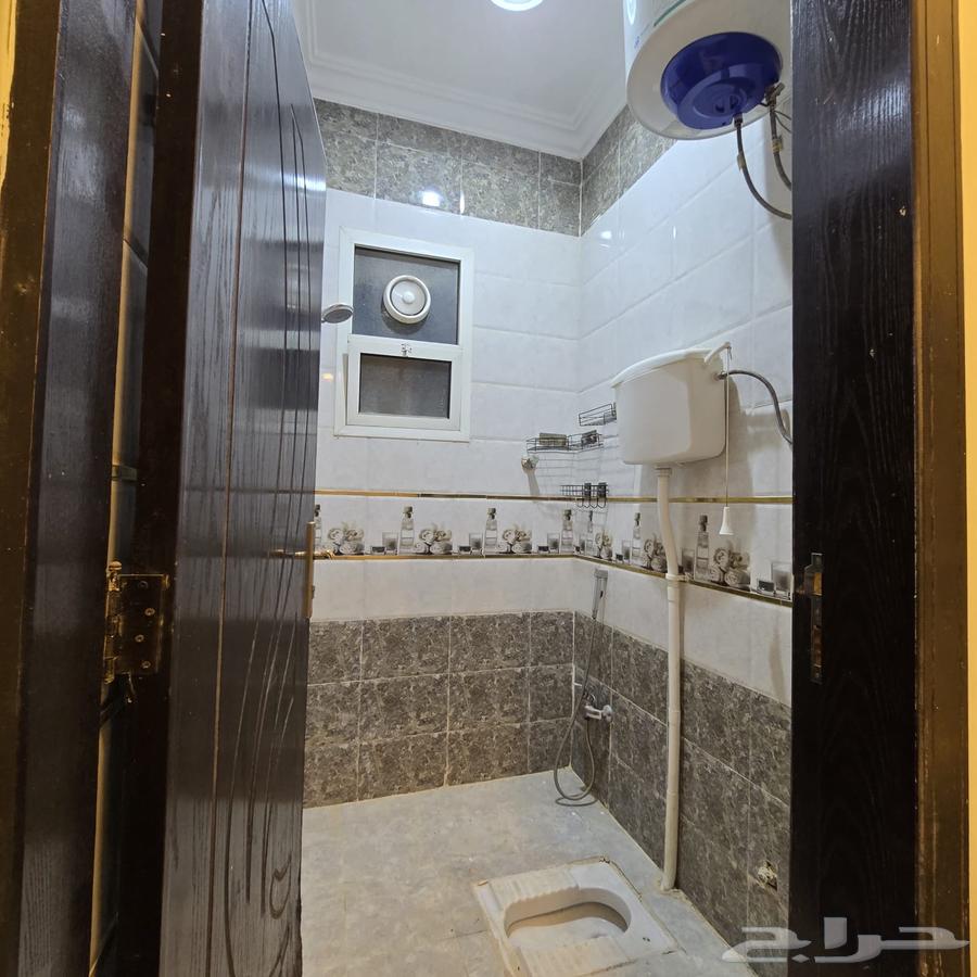 شقة 4 غرف في البيان 5