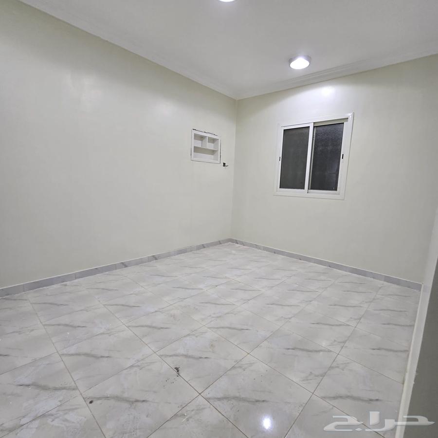 شقة 4 غرف في البيان 7