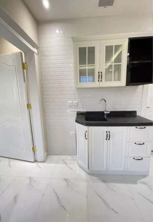 شقة 2 غرف في الملقا 3