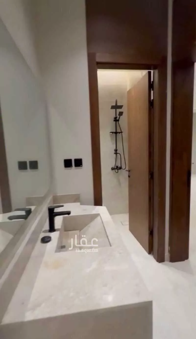 شقة 4 غرف في النزهة 6