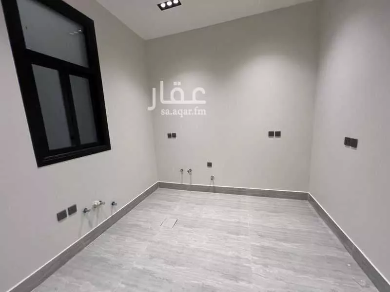 4 bedroom apartment in Al Yarmouk 8