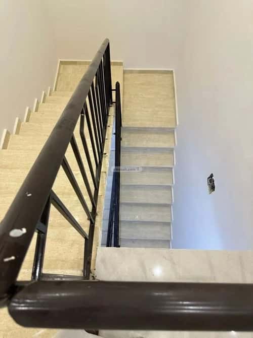 فيلا 8 غرف في المرجان 12