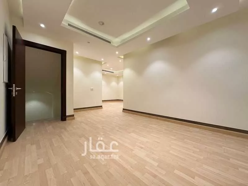 فيلا 6 غرف في الملقا 14