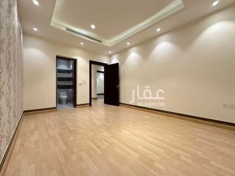 فيلا 6 غرف في الملقا 21