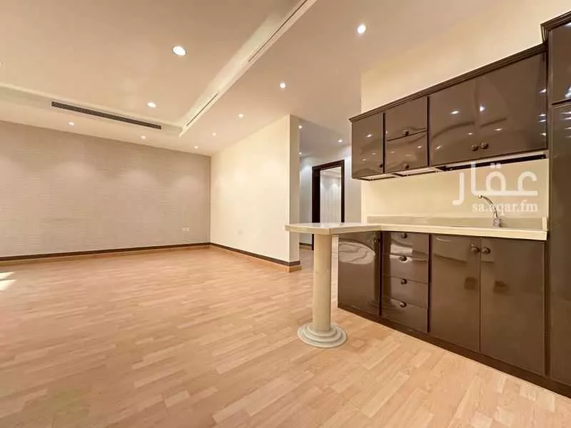 فيلا 6 غرف في الملقا 23