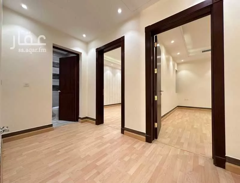 فيلا 6 غرف في الملقا 26