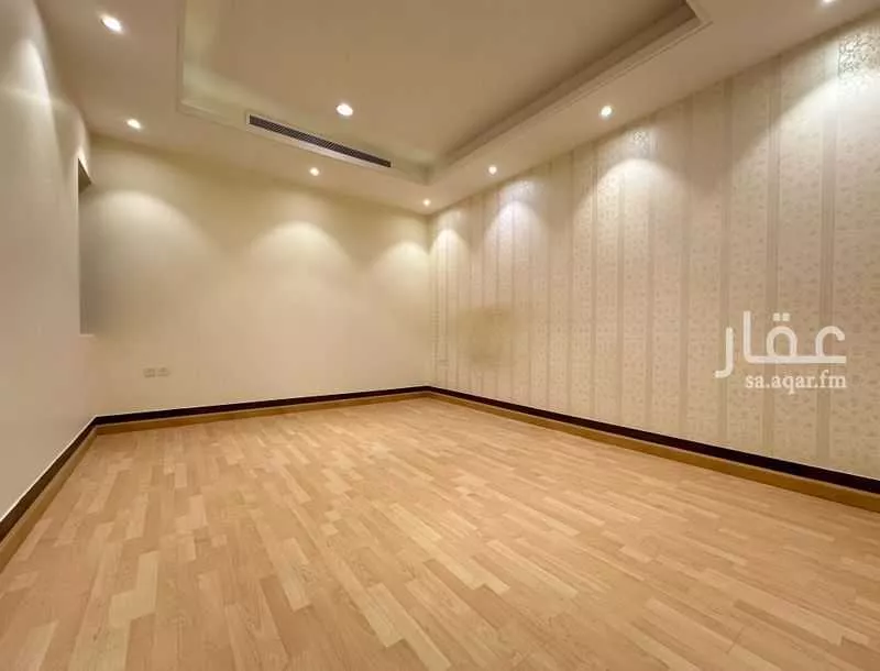 فيلا 6 غرف في الملقا 28