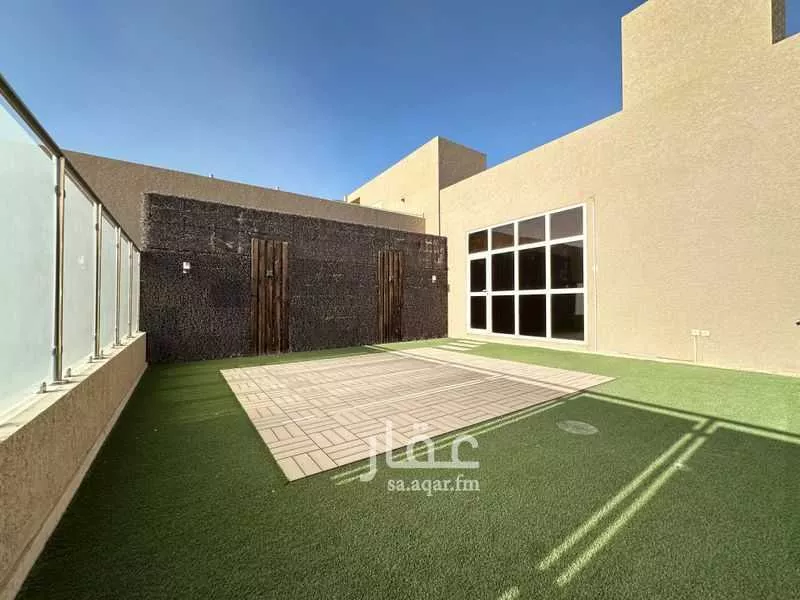 فيلا 6 غرف في الملقا 30