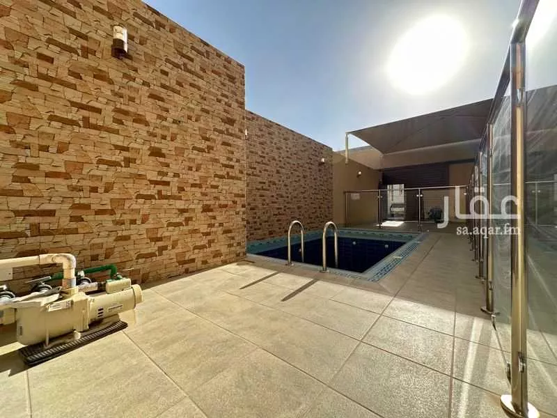 فيلا 6 غرف في الملقا 4