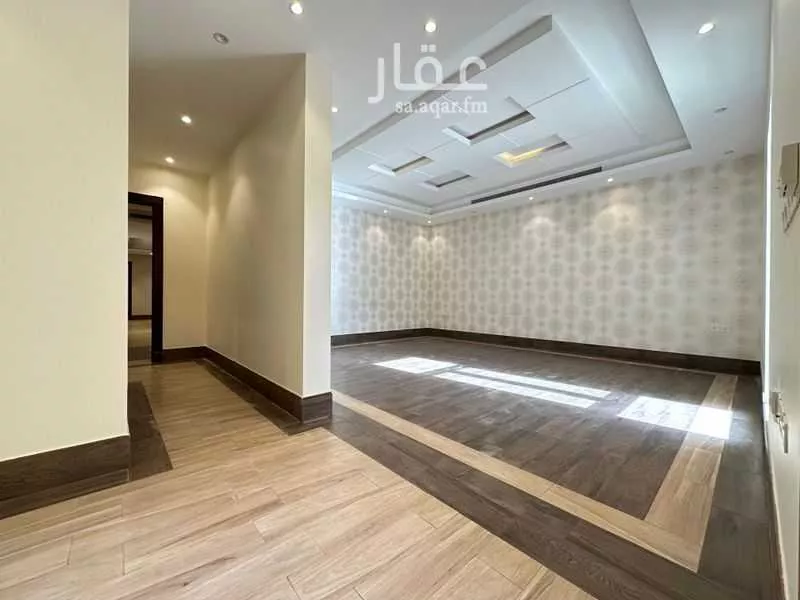 فيلا 6 غرف في الملقا 6