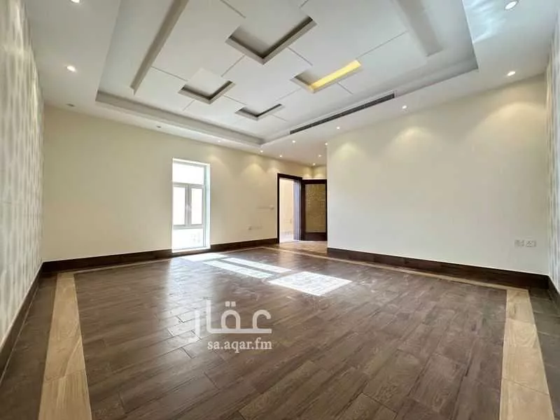 فيلا 6 غرف في الملقا 7