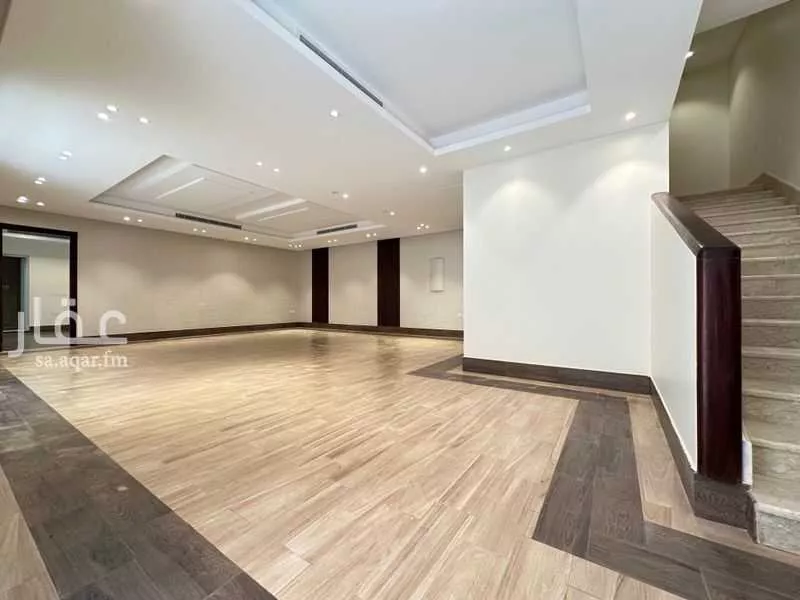 فيلا 6 غرف في الملقا 9