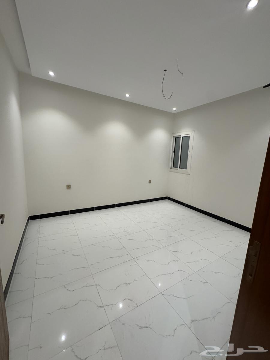 شقة 5 غرف في الريان 3