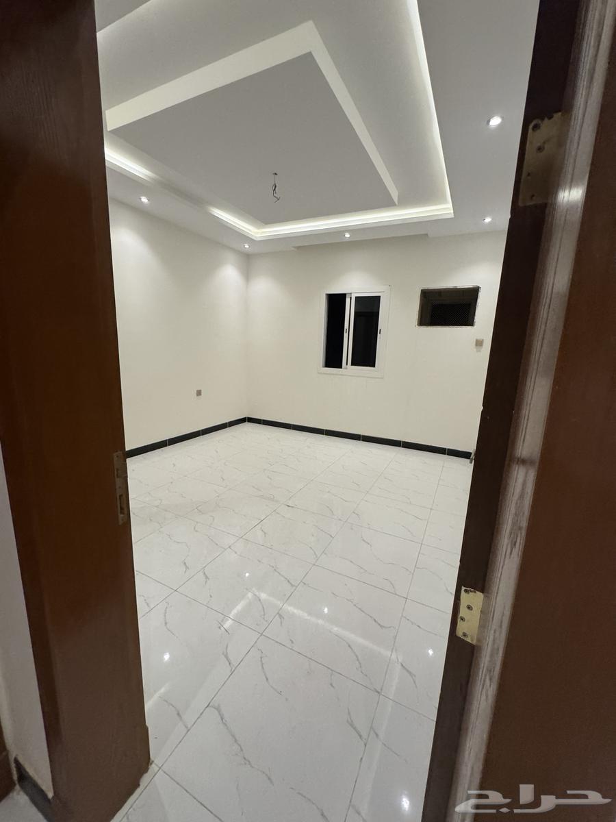 شقة 5 غرف في الريان 5