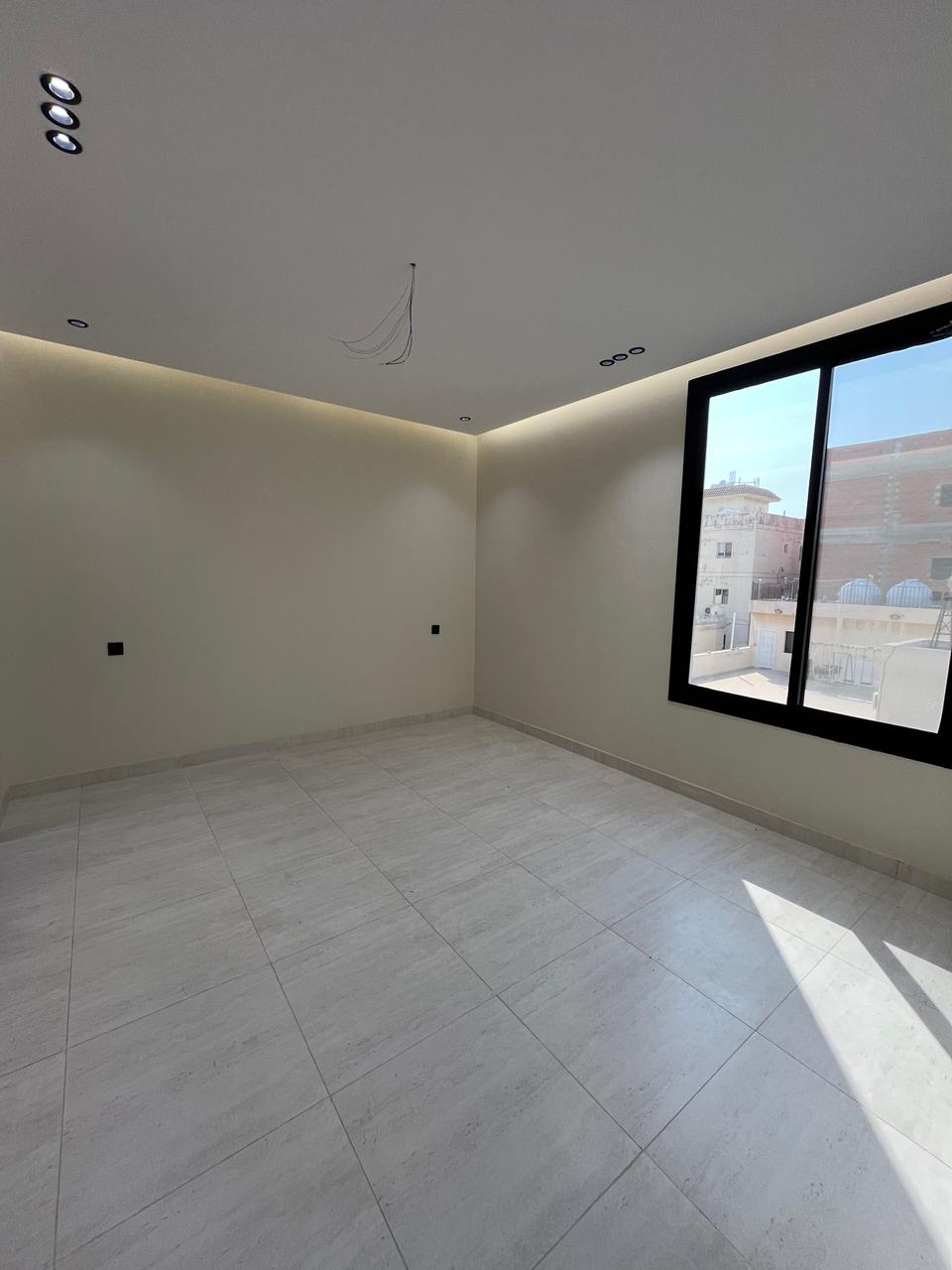 شقة  في الروضة 2