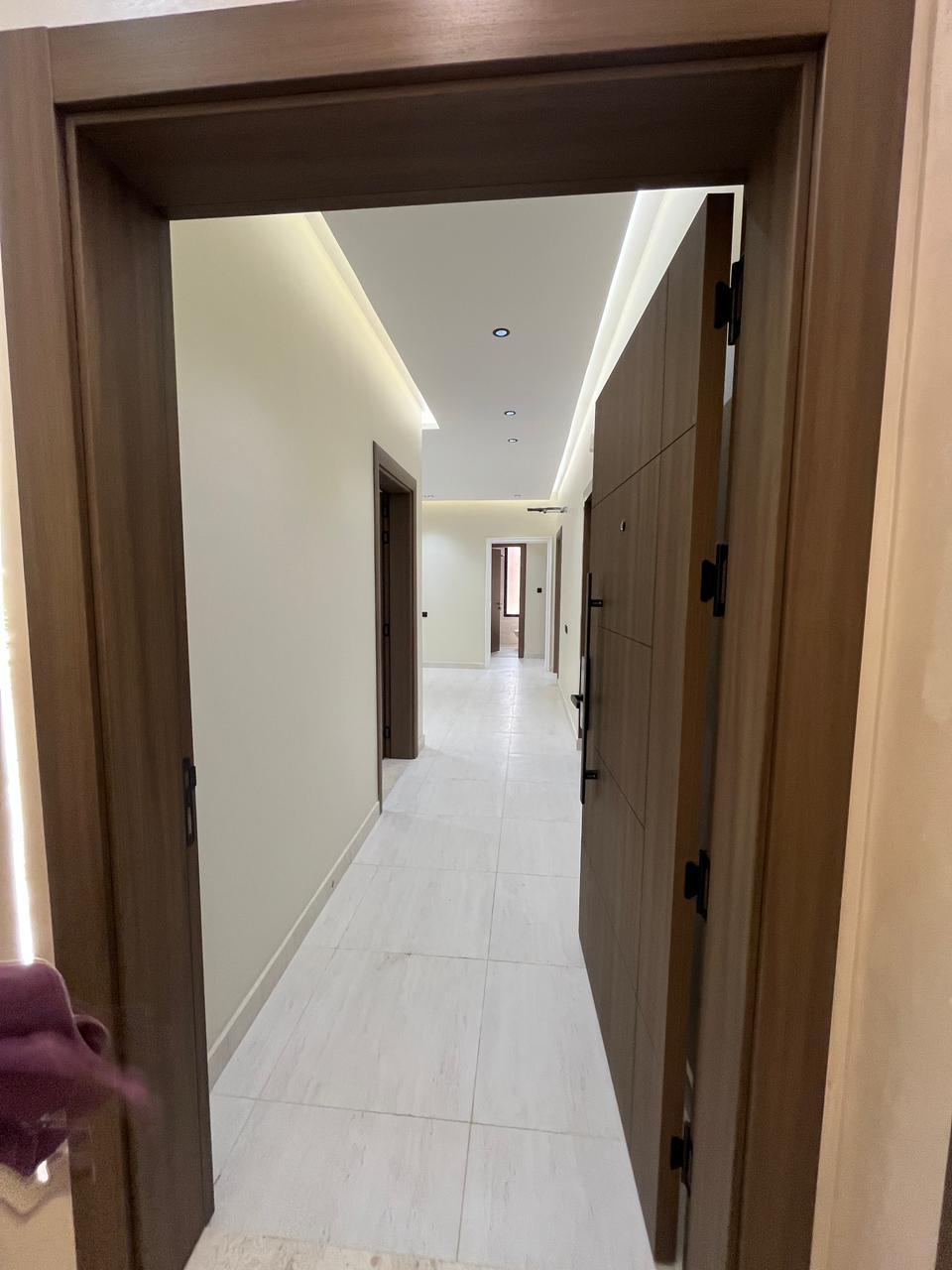 شقة  في الروضة 3