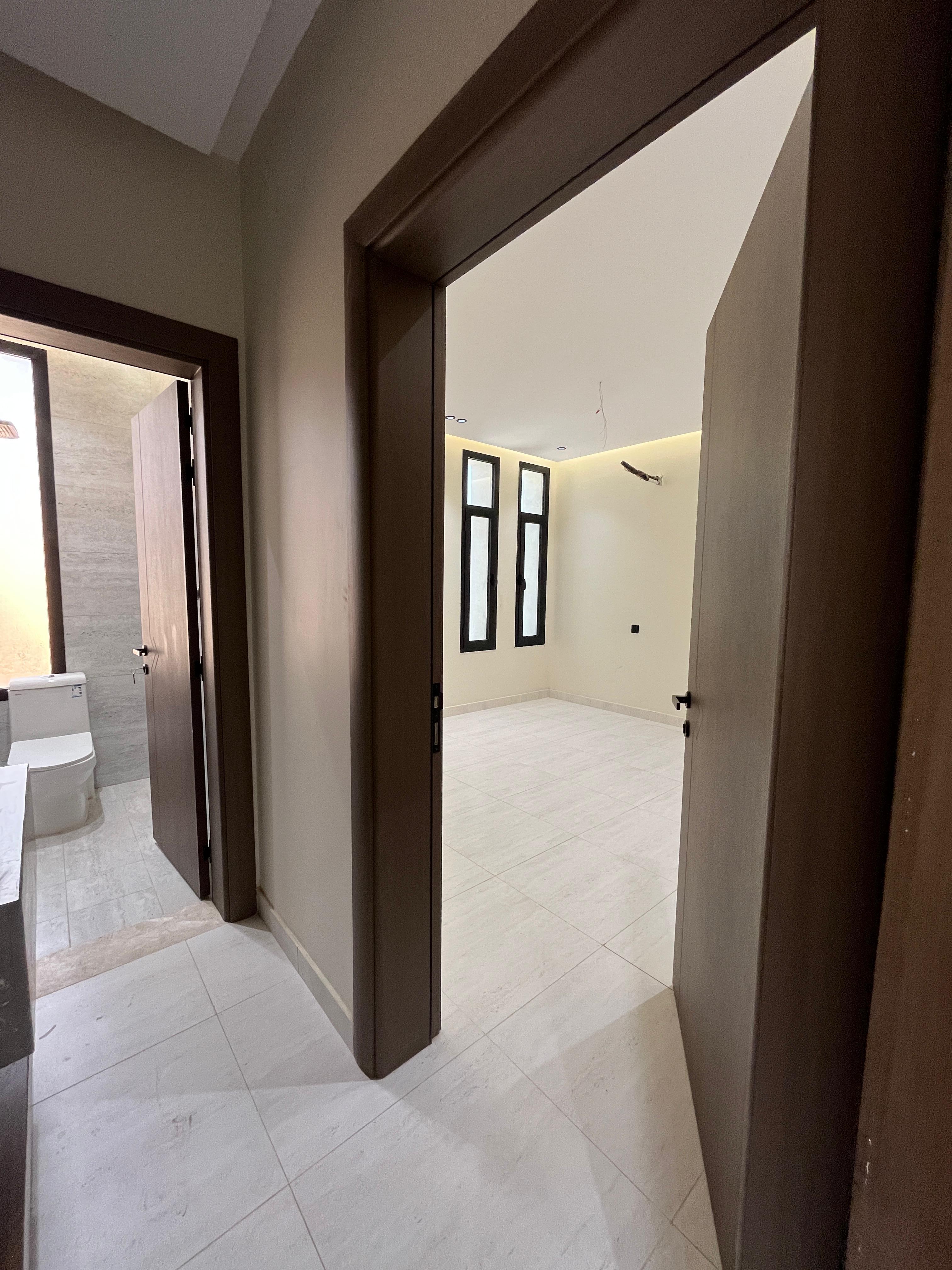 شقة  في الروضة 10