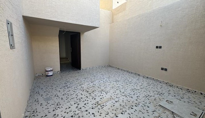 شقة  في طيبة 5