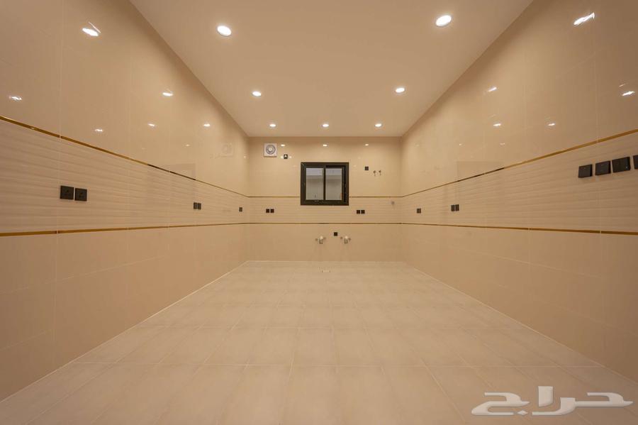 فيلا 6 غرف في الصفوة 11