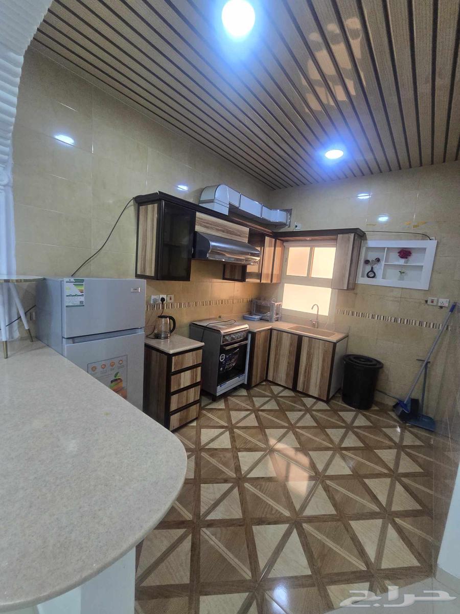 شقة 4 غرف في النايفية 4