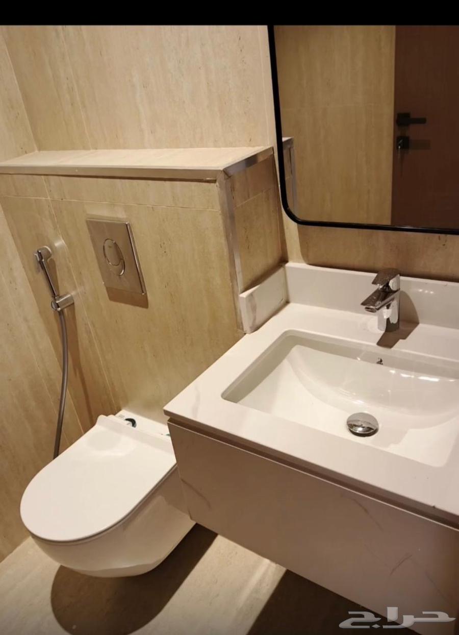 شقة 3 غرف في الخور 8