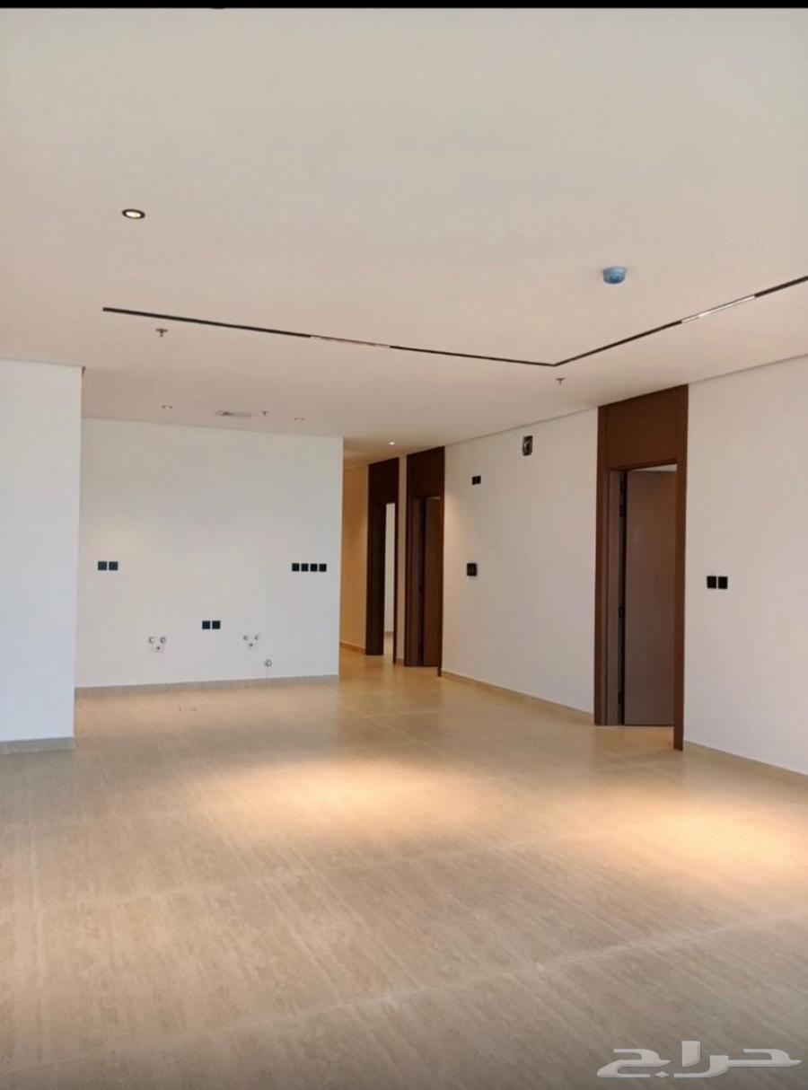 شقة 3 غرف في الخور 10