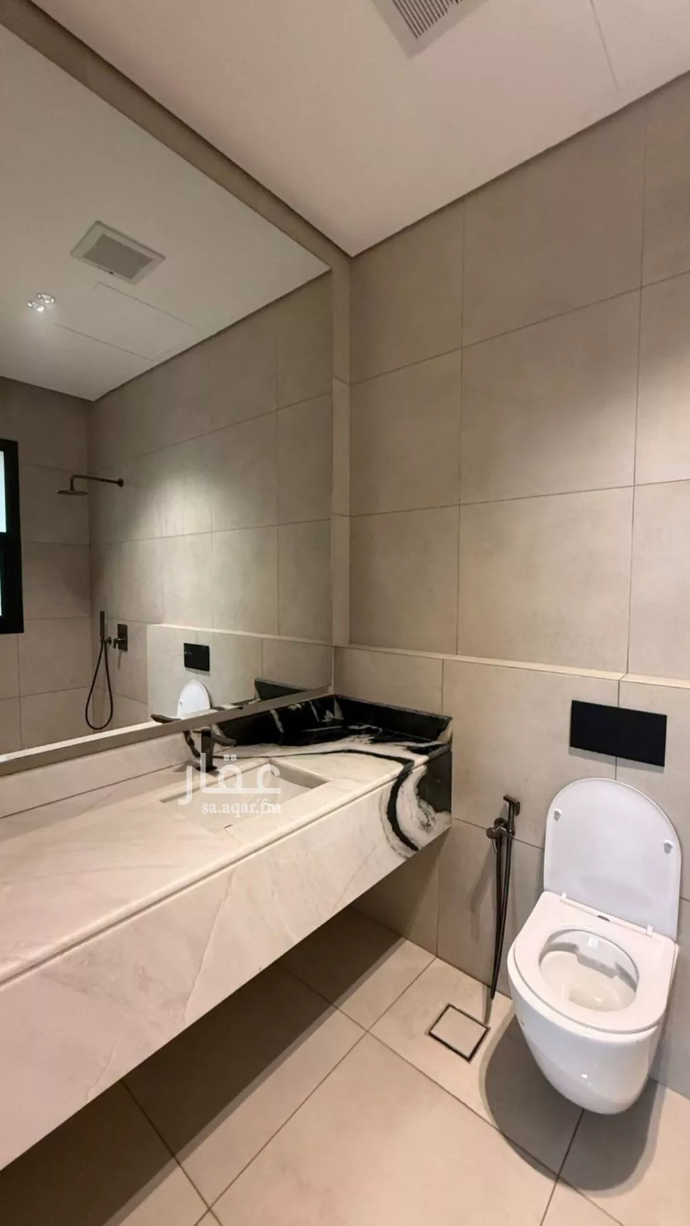 شقة 4 غرف في العارض 10