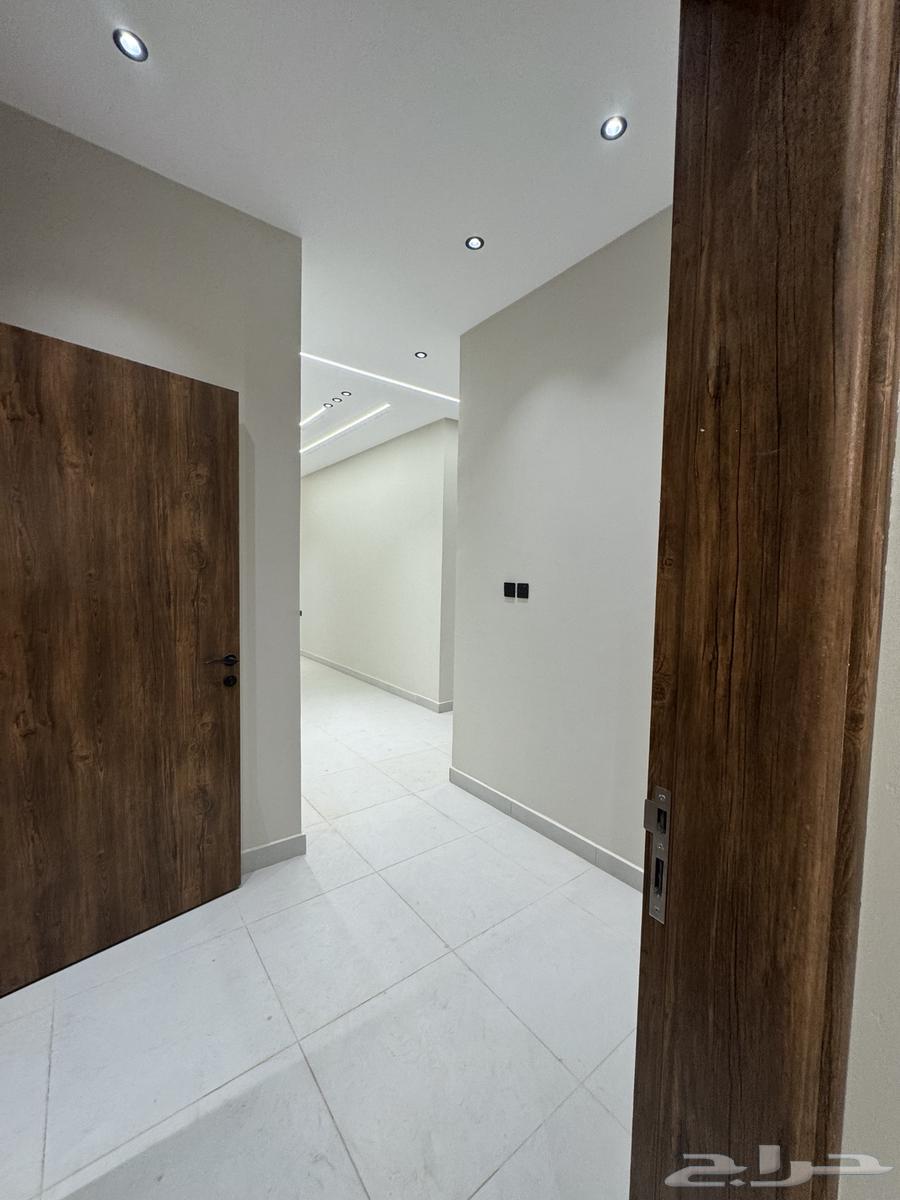 شقة 5 غرف في الرانوناء 13