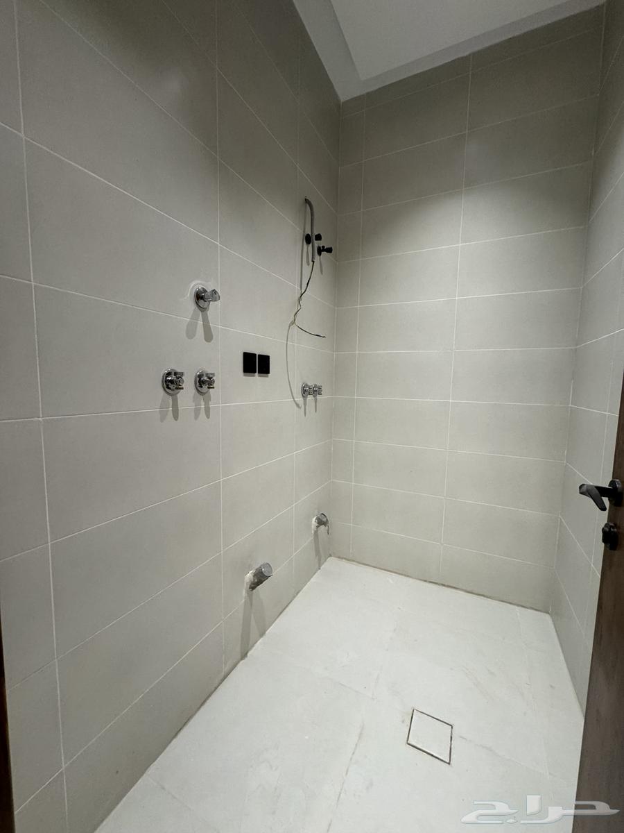 شقة 5 غرف في الرانوناء 16