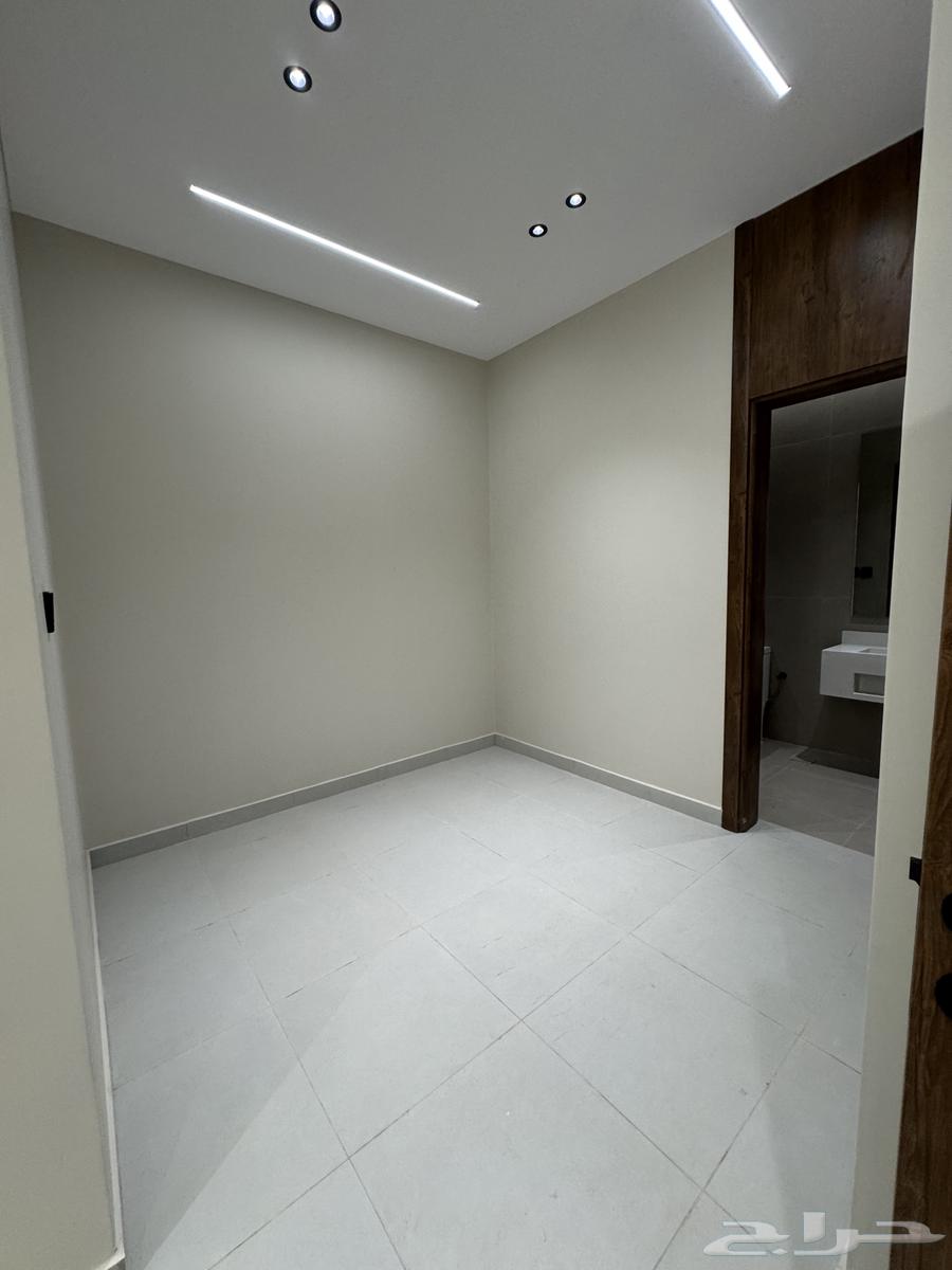 شقة 5 غرف في الرانوناء 40