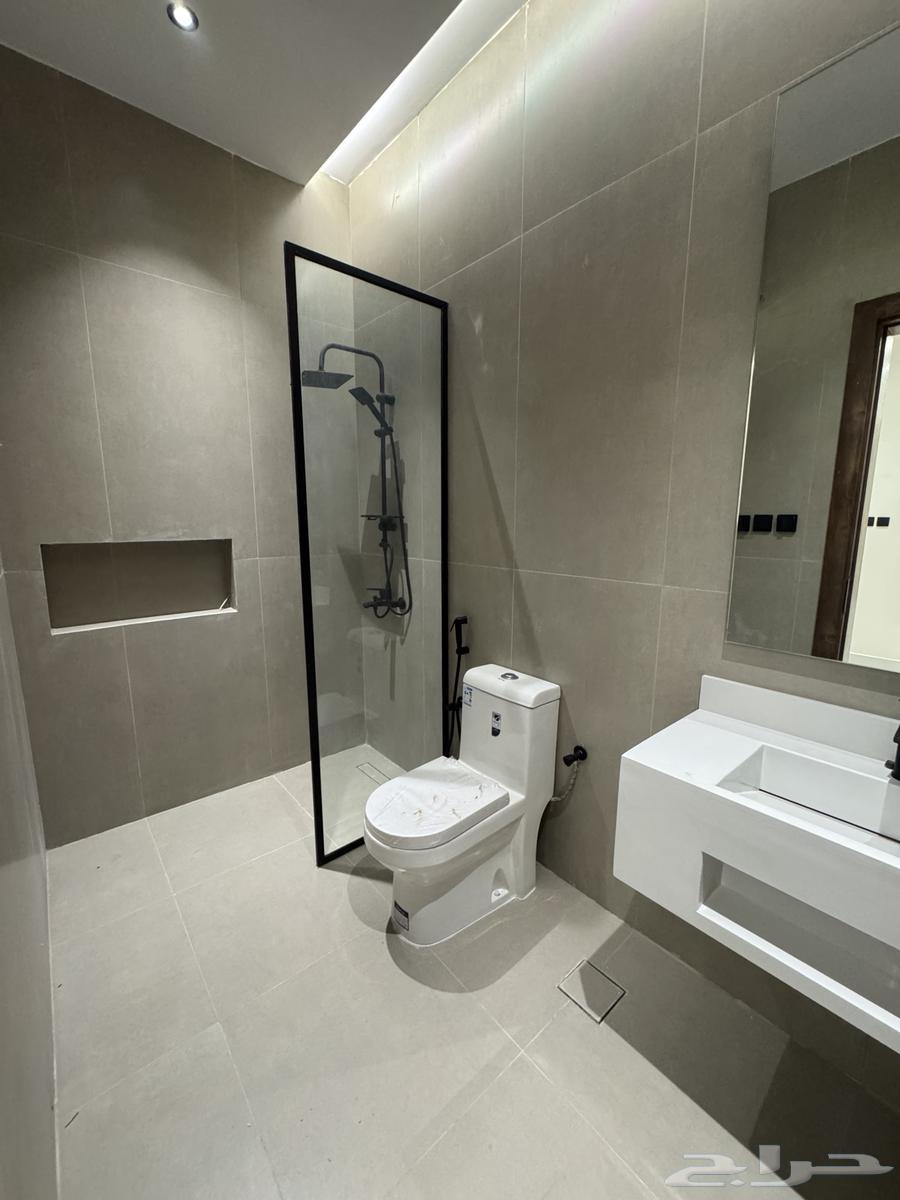 شقة 5 غرف في الرانوناء 43