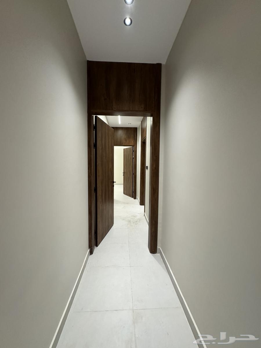 شقة 5 غرف في الرانوناء 53