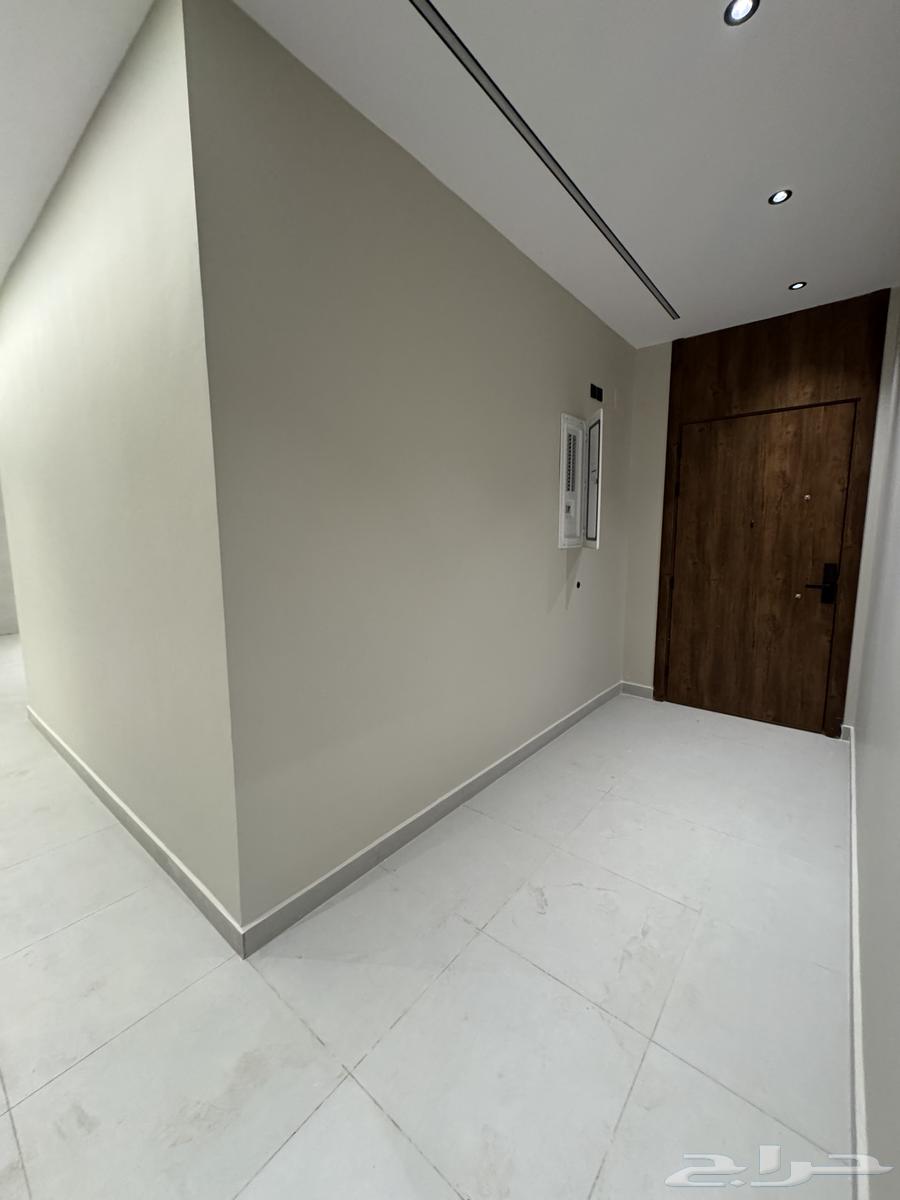 شقة 5 غرف في الرانوناء 55