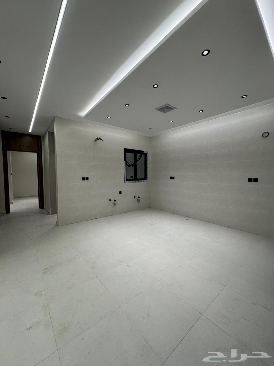 شقة 5 غرف في الرانوناء 60