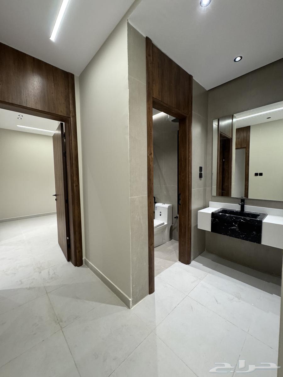 شقة 5 غرف في الرانوناء 62