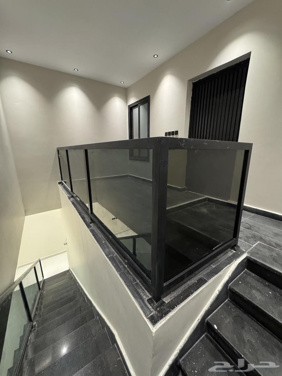 شقة 5 غرف في الرانوناء 93