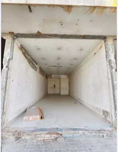 محل 40 م² في الملك فهد 4