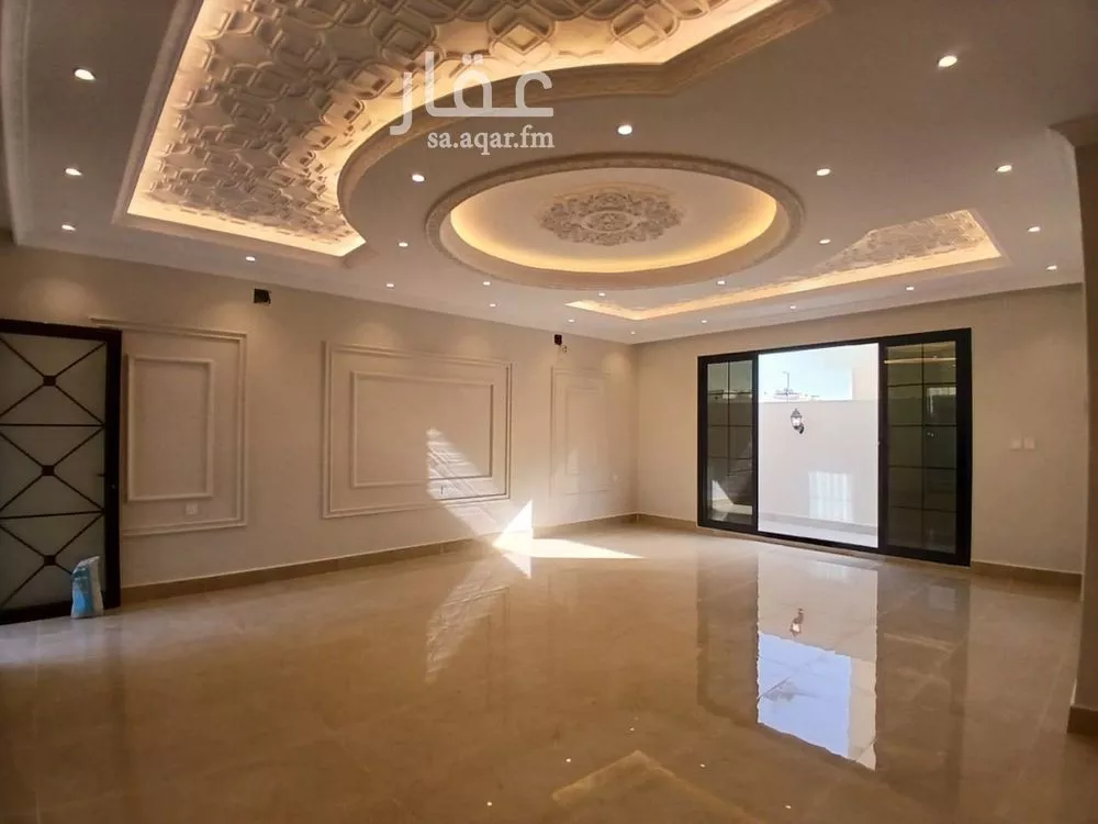 فيلا 8 غرف في الشراع 2