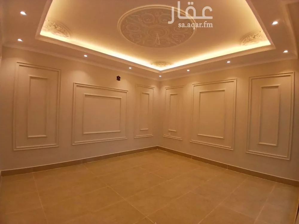 فيلا 8 غرف في الشراع 5