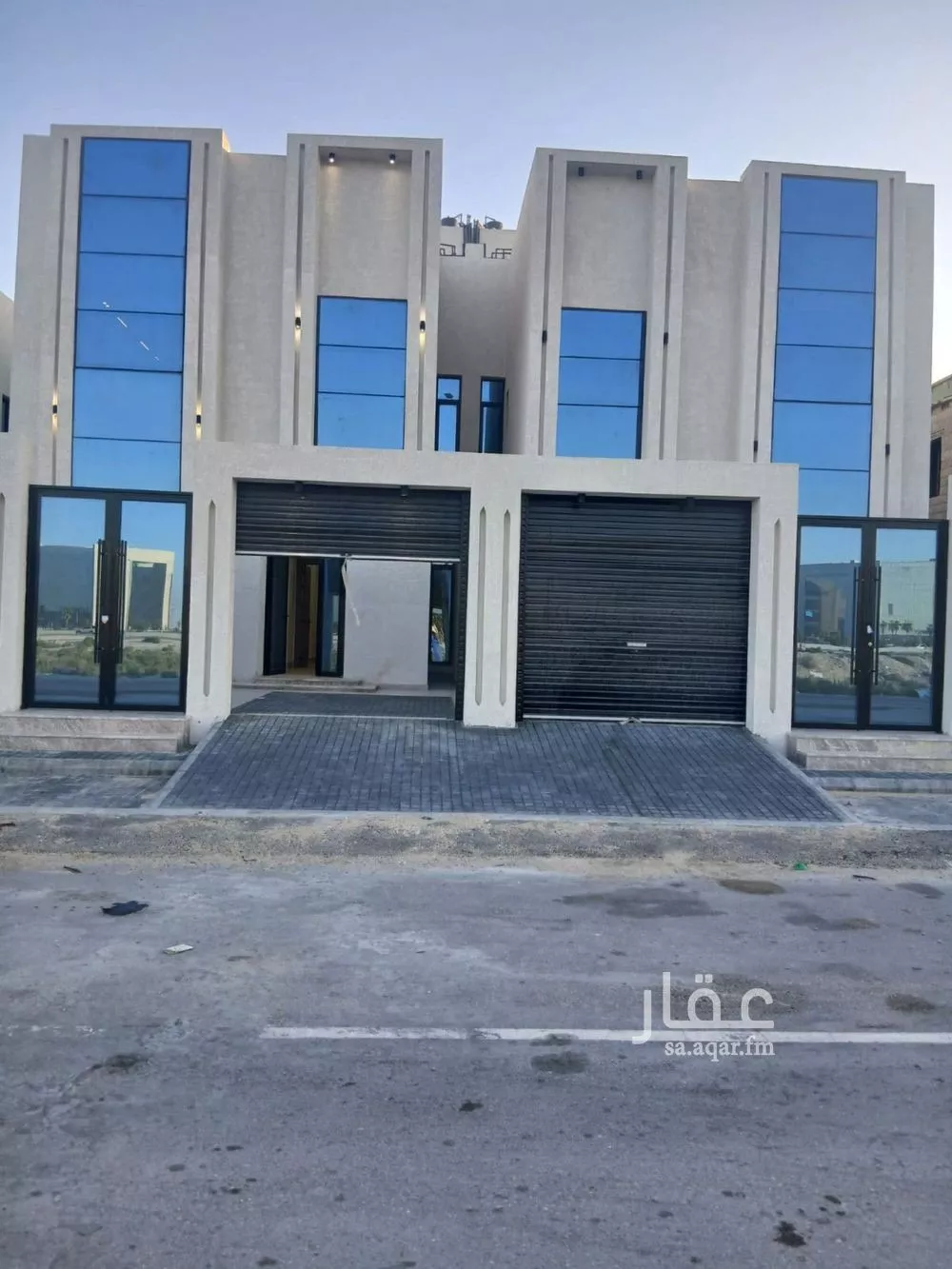 فيلا 8 غرف في الشرق 2