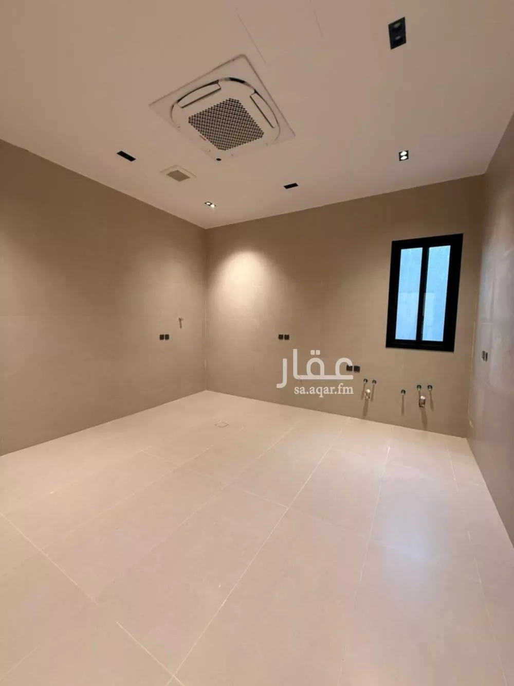 شقة 6 غرف في الرمال 12