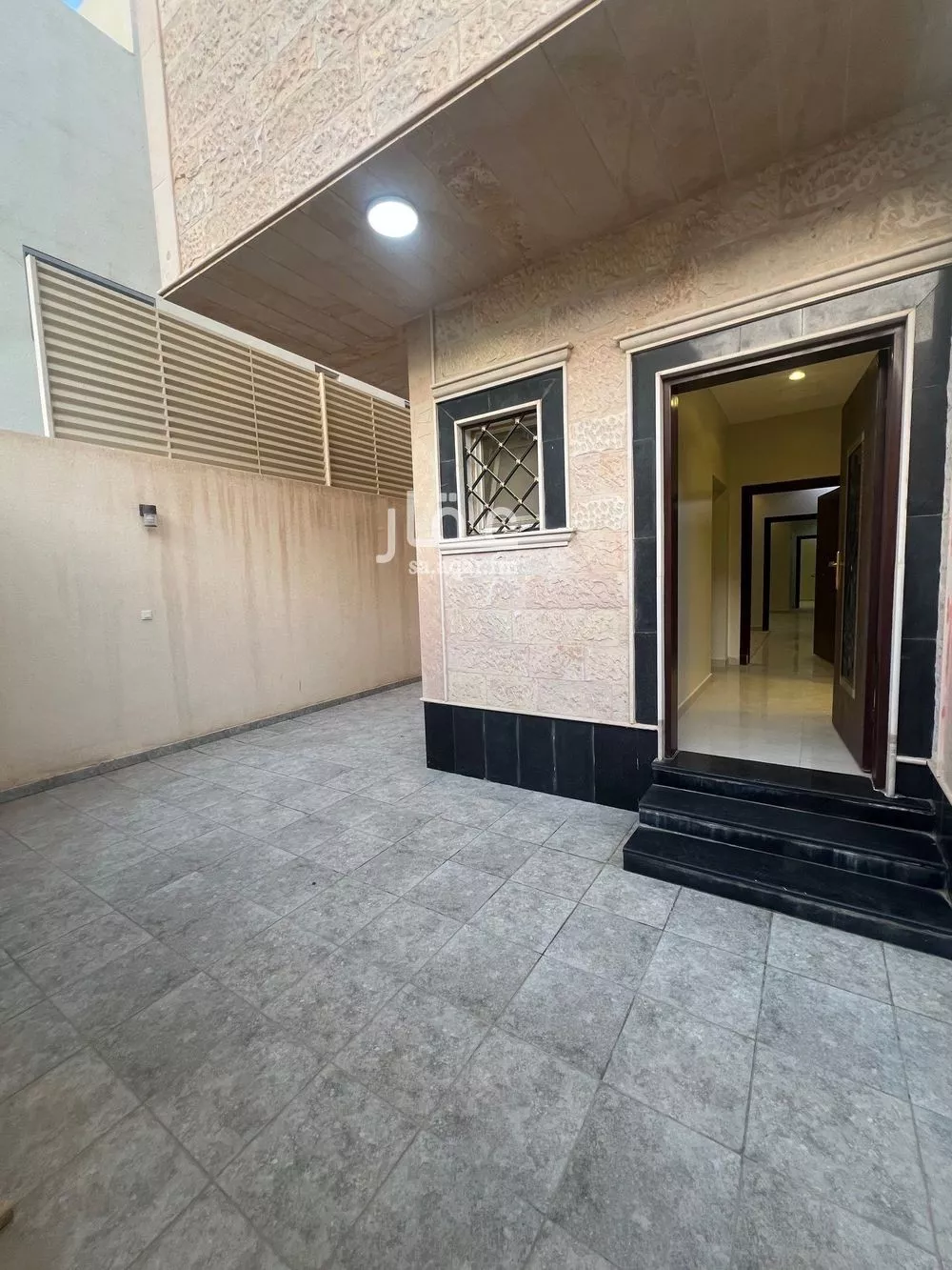 5 bedroom floor in Al Munsiyah 7