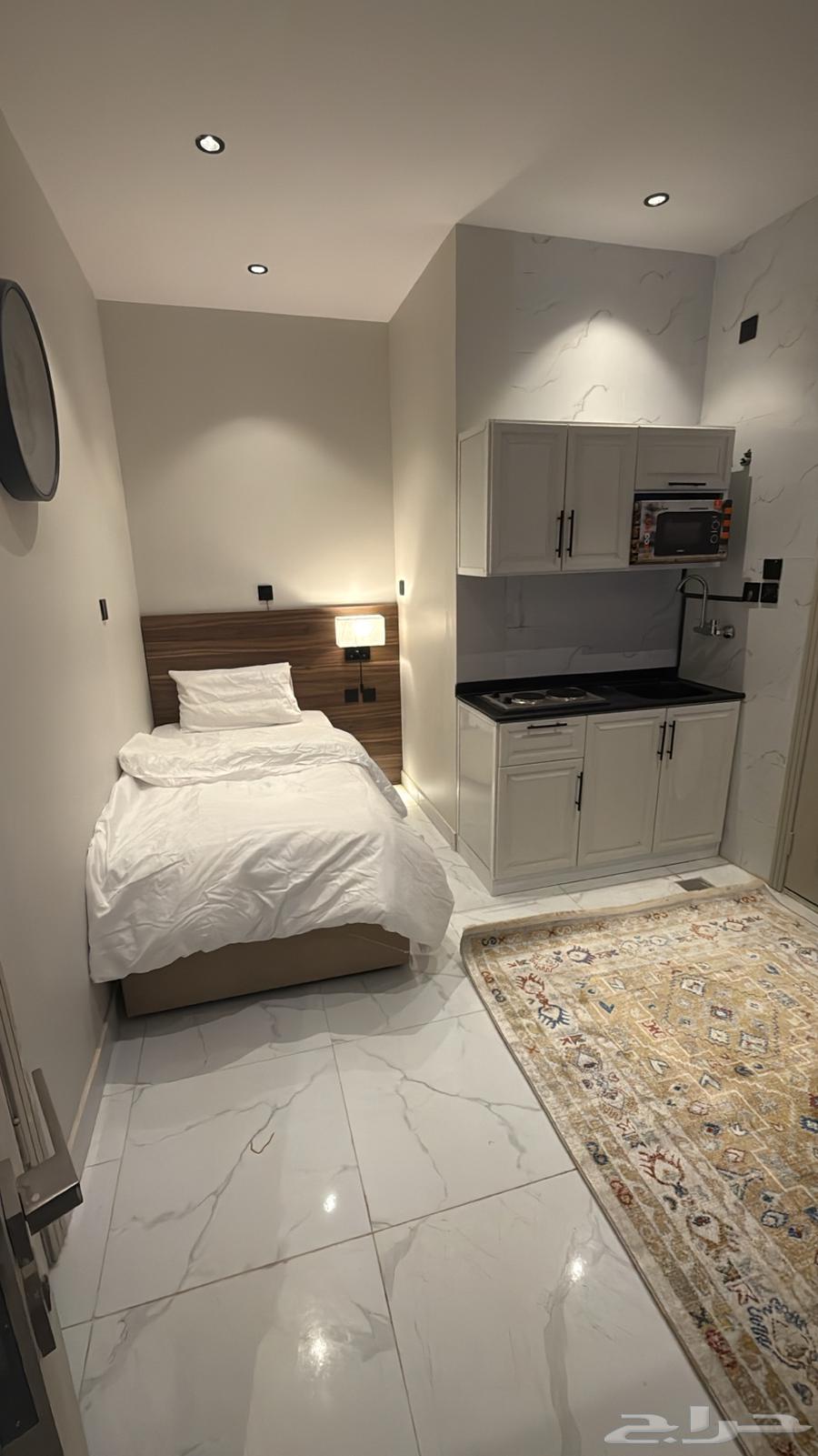 شقة 1 غرف في الروضة 2