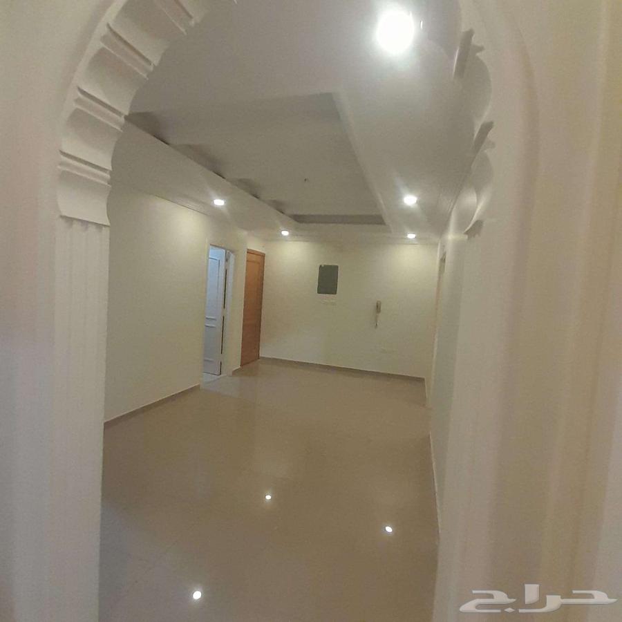 شقة 3 غرف في الروضة 4