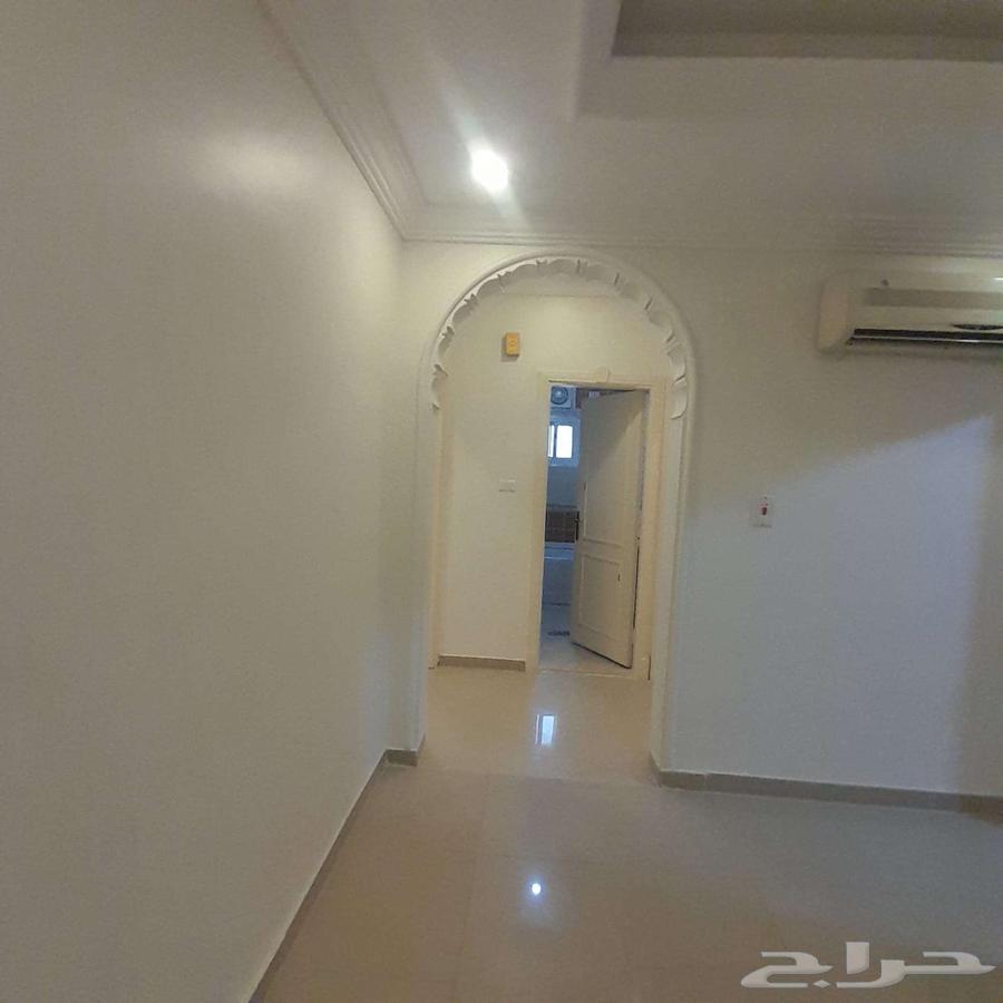 شقة 3 غرف في الروضة 8