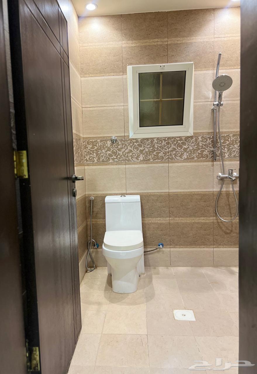 شقة 4 غرف في الفروسية 10