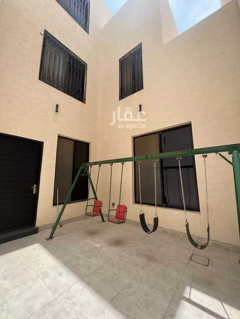 8 bedroom villa in Al Mahdiyyah 2