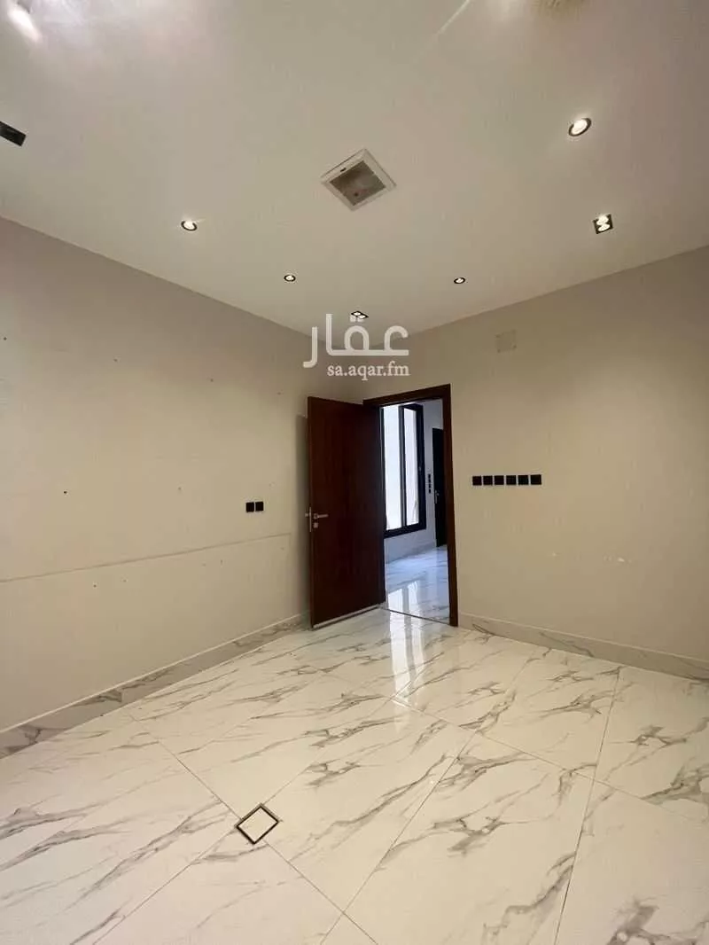 8 bedroom villa in Al Mahdiyyah 13