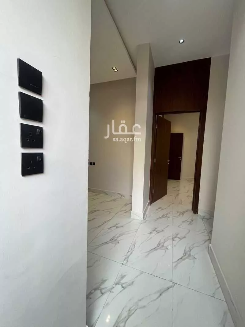 8 bedroom villa in Al Mahdiyyah 3