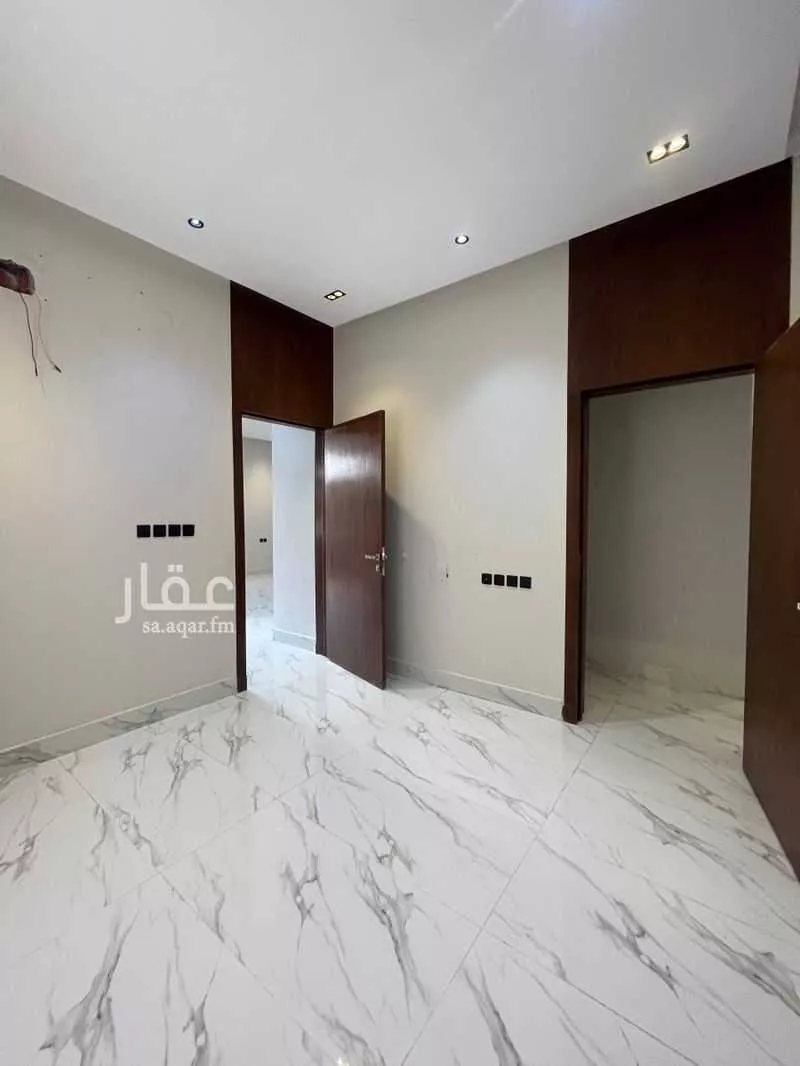 8 bedroom villa in Al Mahdiyyah 9